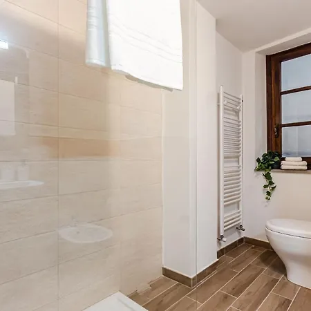 Milton Con Terrazza Apartment